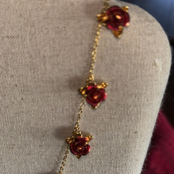 12 red roses necklace. Costume jewelry extended change option to 10in EUC - Picture 2 of 9